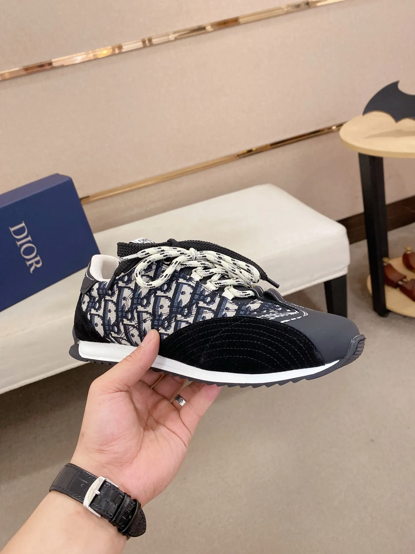 Men's shoes💰: 500💰Couple style💏 [Dior·Dior] New casual sports style men's shoes, new spring and summer design, perfect workmanship, lace-up lazy style to create wardrobe quality, upper: imported first-layer cowhide, mesh breathable lining soft and comfortable, ultra-light TPU wear-resistant outsole, simple, versatile fashion men's shoes, excellent color code number 35--44. (45,46 customized items are not returnable or exchangeable)